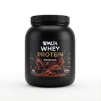 Bivalta Premium Whey Protein Pulver mit Schokoladengeschmack in schwarzer Premium-Verpackung mit Schokoladenmotiv. Proteinpulver mit 22,77 g Protein pro Portion und 33 Portionen.